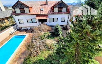 Na prenájom 2 izbový byt s parkovaním Pod Párovcami, Piešťany.