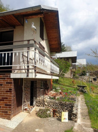 Záhradná murovaná chata s pozemkom 554 m2 - Hôrka n/V, NMnV