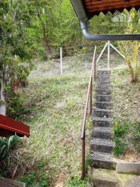 Záhradná murovaná chata s pozemkom 554 m2 - Hôrka n/V, NMnV