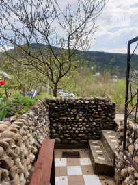 Záhradná murovaná chata s pozemkom 554 m2 - Hôrka n/V, NMnV