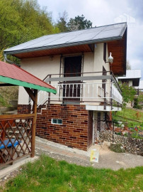 Záhradná murovaná chata s pozemkom 554 m2 - Hôrka n/V, NMnV