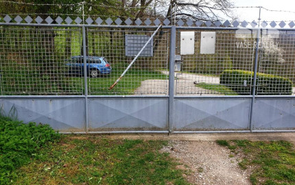 Záhradná murovaná chata s pozemkom 554 m2 - Hôrka n/V, NMnV