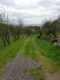 Záhradná murovaná chata s pozemkom 554 m2 - Hôrka n/V, NMnV