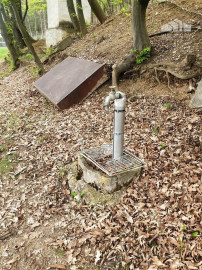 Záhradná murovaná chata s pozemkom 554 m2 - Hôrka n/V, NMnV