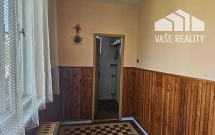 Rodinný dom na podnikanie v službách v obci Beluši Rezervované