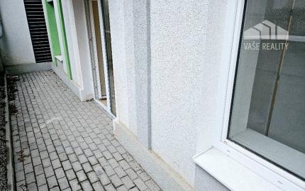 2 izbový byt Bánovce nad Bebravou / CENTRUM / TERASA 7 m2 / KOMPLETNÁ 