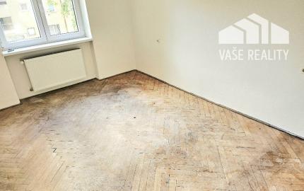 2 izbový byt Bánovce nad Bebravou / CENTRUM  / 57 m2/  2 x PIVNICA