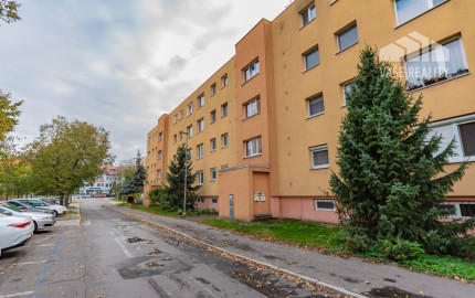 Výnimočný 4-izbový byt s balkónom, 85 m², Radničné nám., Dunaj.Streda
