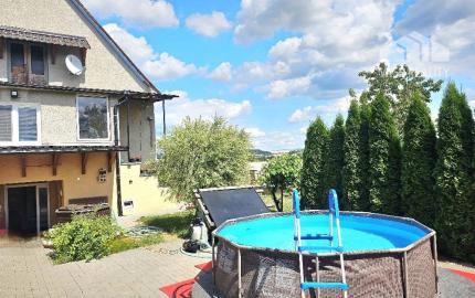 RODINNÝ DOM- VEĽKÉ CHLIEVANY- POZEMOK 1001 m2- 5 IZBOVÝ