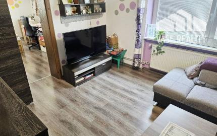 RODINNÝ DOM- VEĽKÉ CHLIEVANY- POZEMOK 1001 m2- 5 IZBOVÝ