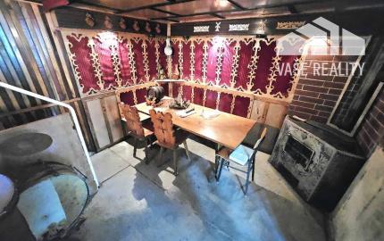 REKREAČNÁ CHATA - / ŠÍPKOV / POZEMOK 1209 m2  / DVOJPODLAŽNÁ