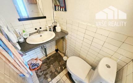 REKREAČNÁ CHATA - / ŠÍPKOV / POZEMOK 1209 m2  / DVOJPODLAŽNÁ