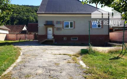2-podlažný rodinný dom 320 m2 s pozemkom 1518 m2 - Bzince p. Javorinou