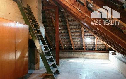 2-podlažný rodinný dom 320 m2 s pozemkom 1518 m2 - Bzince p. Javorinou