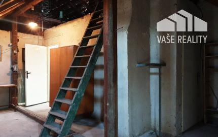 2-podlažný rodinný dom 320 m2 s pozemkom 1518 m2 - Bzince p. Javorinou