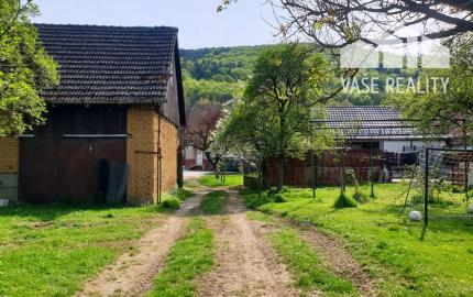 2-podlažný rodinný dom 320 m2 s pozemkom 1518 m2 - Bzince p. Javorinou