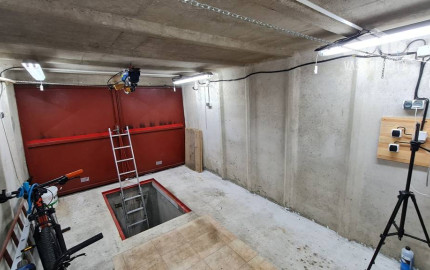 Monolitická betónová garáž s montážnou jamou a pivnicou - NMnV