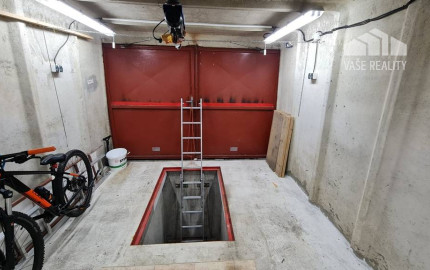 Monolitická betónová garáž s montážnou jamou a pivnicou - NMnV