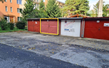 Monolitická betónová garáž s montážnou jamou a pivnicou - NMnV
