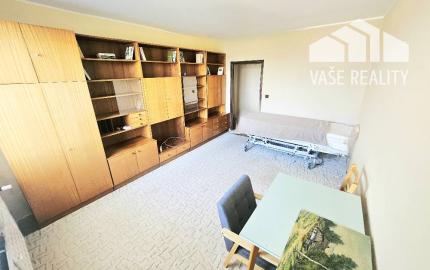 1 IZBOVÝ BYT BÁNOVCE NAD BEBRAVOU/ VEĹKOMETRÁŽNY / 42 m2/BALKÓN