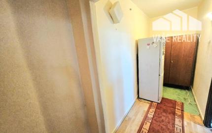 1 IZBOVÝ BYT BÁNOVCE NAD BEBRAVOU/ VEĹKOMETRÁŽNY / 42 m2/BALKÓN