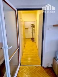 Prenájom 1-izbového bytu, A. Hlinku Piešťany