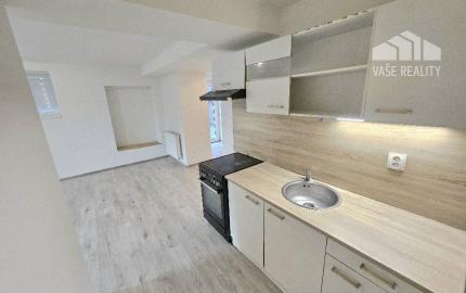 3 izbový byt Bánovce nad Bebravou/CENTRUM/57m2/S POZEMKOM 77m2