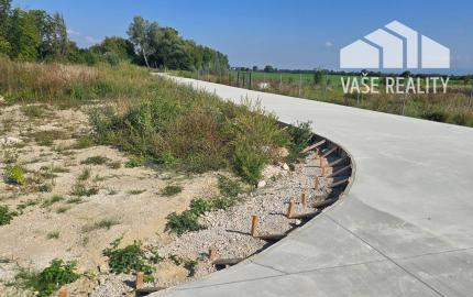 PREDAJ STAVEBNÝ POZEMOK 409 M² BOROVCE /VODA, ELEKTRINA, KANALIZÁCIA/