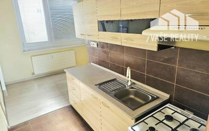 2,5 izbový byt Bánovce nad Bebravou/CENTRUM- STRED/KOMLETNÁ REKONŠTRUK