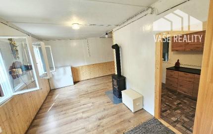 REKREAČNÁ CHATA-34m2 /UHROVEC- STRIEBORNICA/POZEMOK 491 m