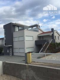 OSTROV VIR, luxusná  2-podlažná apartmánová villa v blízkosti pláže