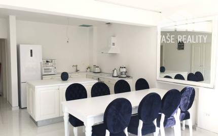 OSTROV VIR, luxusná  2-podlažná apartmánová villa v blízkosti pláže