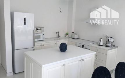 OSTROV VIR, luxusná  2-podlažná apartmánová villa v blízkosti pláže