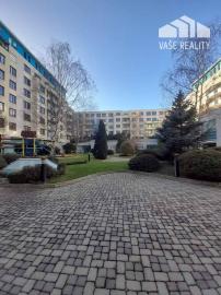 Na predaj obchodný priestor v polyfunkčnej budove, Vajnorská ul.