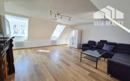 Na prenájom nádherný a štýlový 4-izbový byt, Klariská ulica, ihneď 