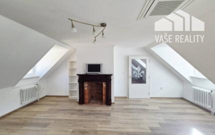 Na prenájom nádherný a štýlový 4-izbový byt, Klariská ulica, ihneď 