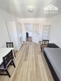 Na prenájom nádherný a štýlový 4-izbový byt, Klariská ulica, ihneď 