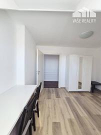 Na prenájom nádherný a štýlový 4-izbový byt, Klariská ulica, ihneď 