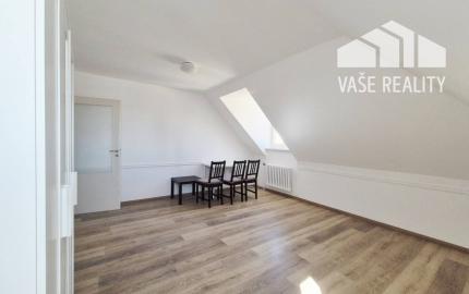 Na prenájom nádherný a štýlový 4-izbový byt, Klariská ulica, ihneď 