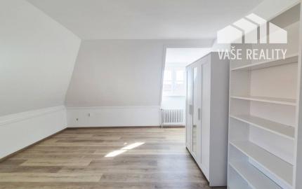 Na prenájom nádherný a štýlový 4-izbový byt, Klariská ulica, ihneď 