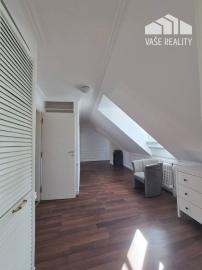 Na prenájom nádherný a štýlový 4-izbový byt, Klariská ulica, ihneď 