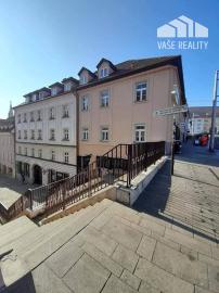 Na prenájom nádherný a štýlový 4-izbový byt, Klariská ulica, ihneď 