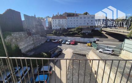 Na prenájom nádherný a štýlový 4-izbový byt, Klariská ulica, ihneď 