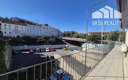 Na prenájom nádherný a štýlový 4-izbový byt, Klariská ulica, ihneď 