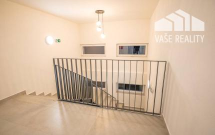 Štýlový 1-izbový byt v novostavbe s parkovacím miestom – Partizánske, 