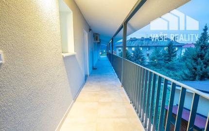 Štýlový 1-izbový byt v novostavbe s parkovacím miestom – Partizánske, 