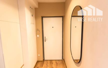 NA PREDAJ  Luxusný 2-izbový byt s dvoma balkónmi, garážou, Hrachová