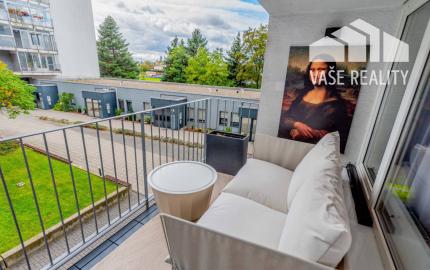 NA PREDAJ  Luxusný 2-izbový byt s dvoma balkónmi, garážou, Hrachová