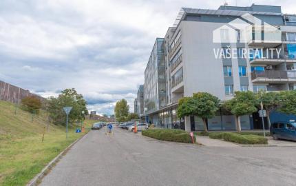 NA PREDAJ  Luxusný 2-izbový byt s dvoma balkónmi, garážou, Hrachová