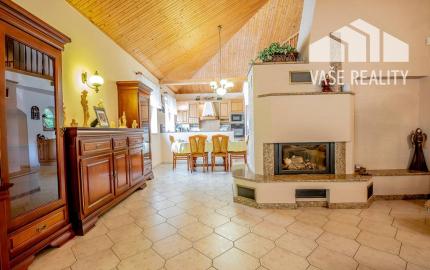 Krásny 7-izbový RD, 328 m² + 1389 m² pozemok, Trebostovo, okres Martin